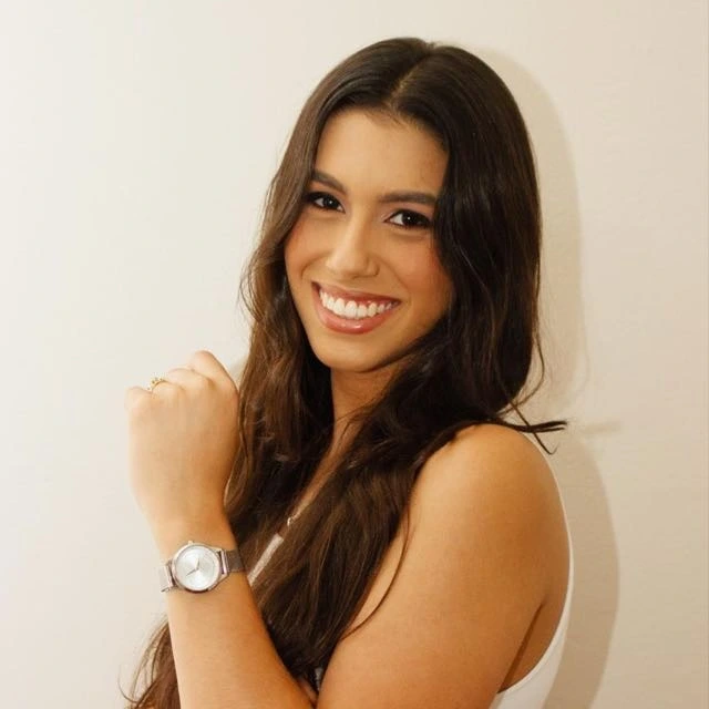 Ana Livia Oliveira